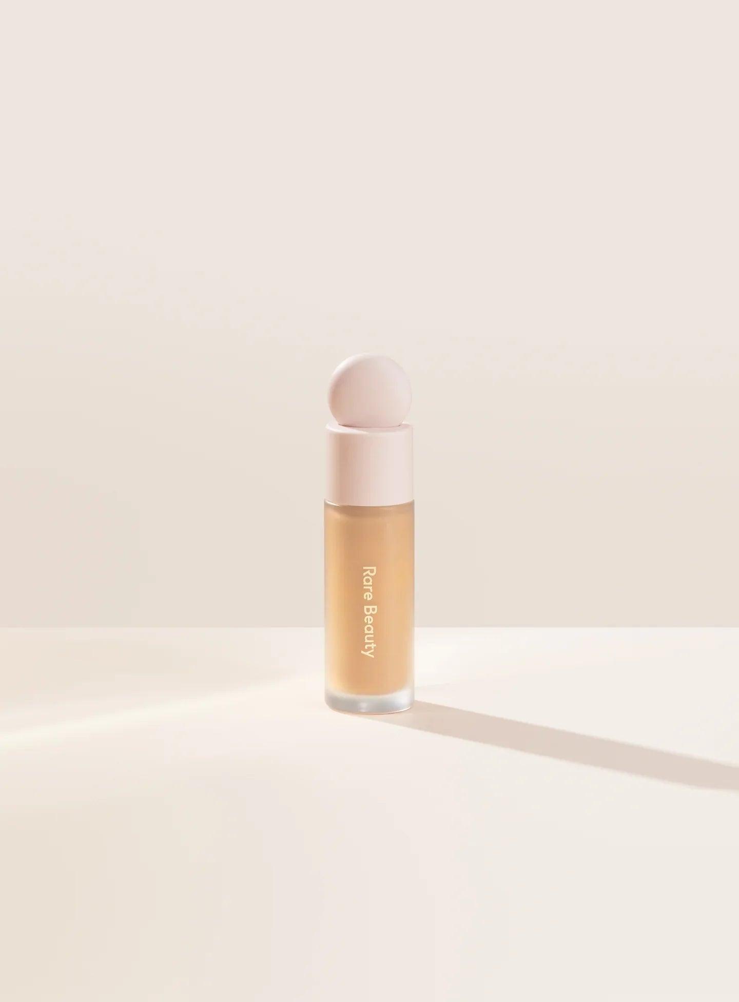 LIQUID TOUCH BRIGHTENING CONCEALER - Kako Hale Chile